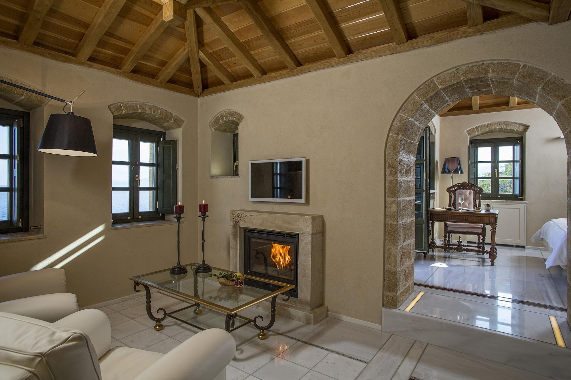מונמבאסיה Moni Emvasis Luxury Suites מראה חיצוני תמונה