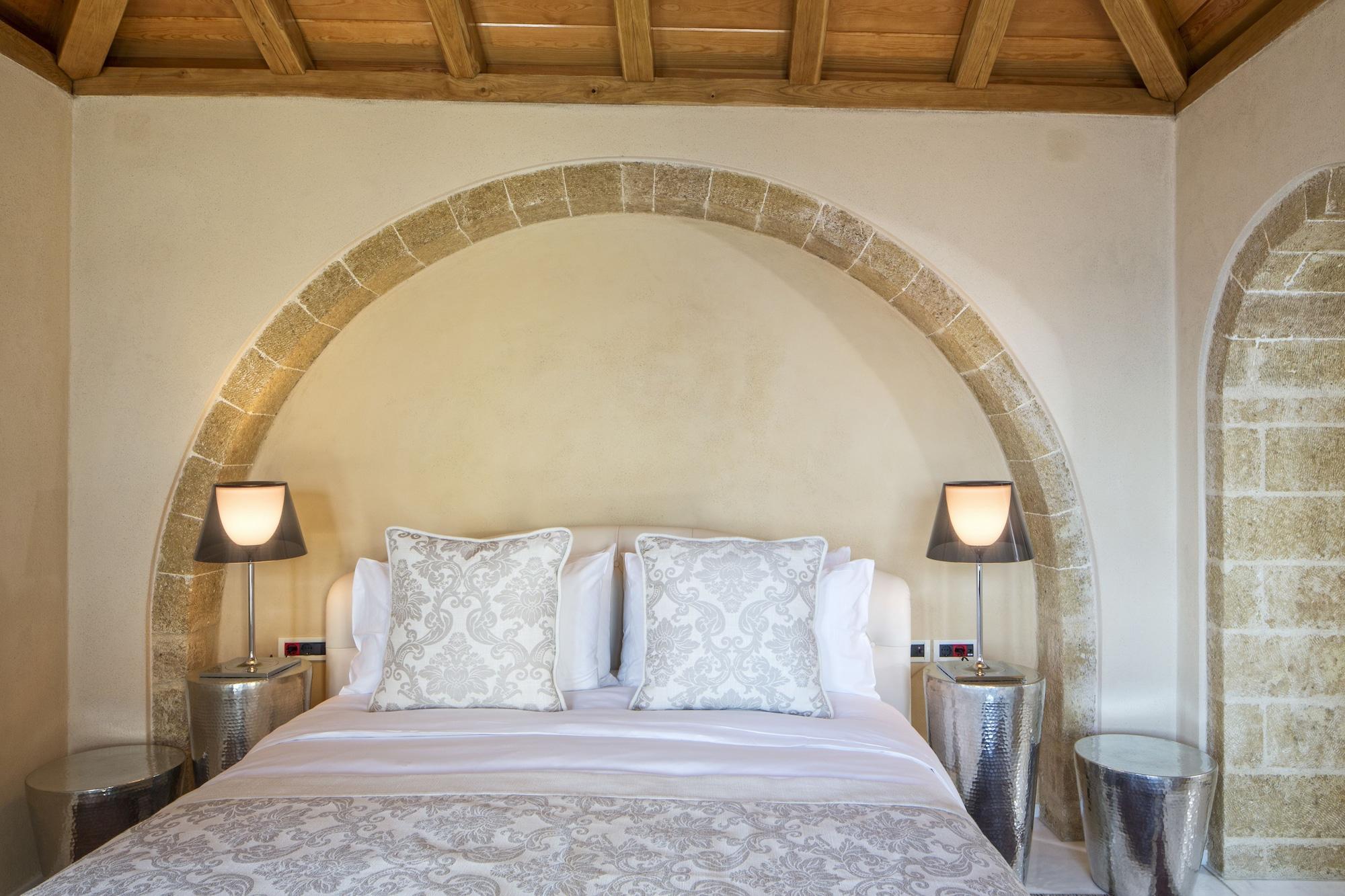 מונמבאסיה Moni Emvasis Luxury Suites מראה חיצוני תמונה