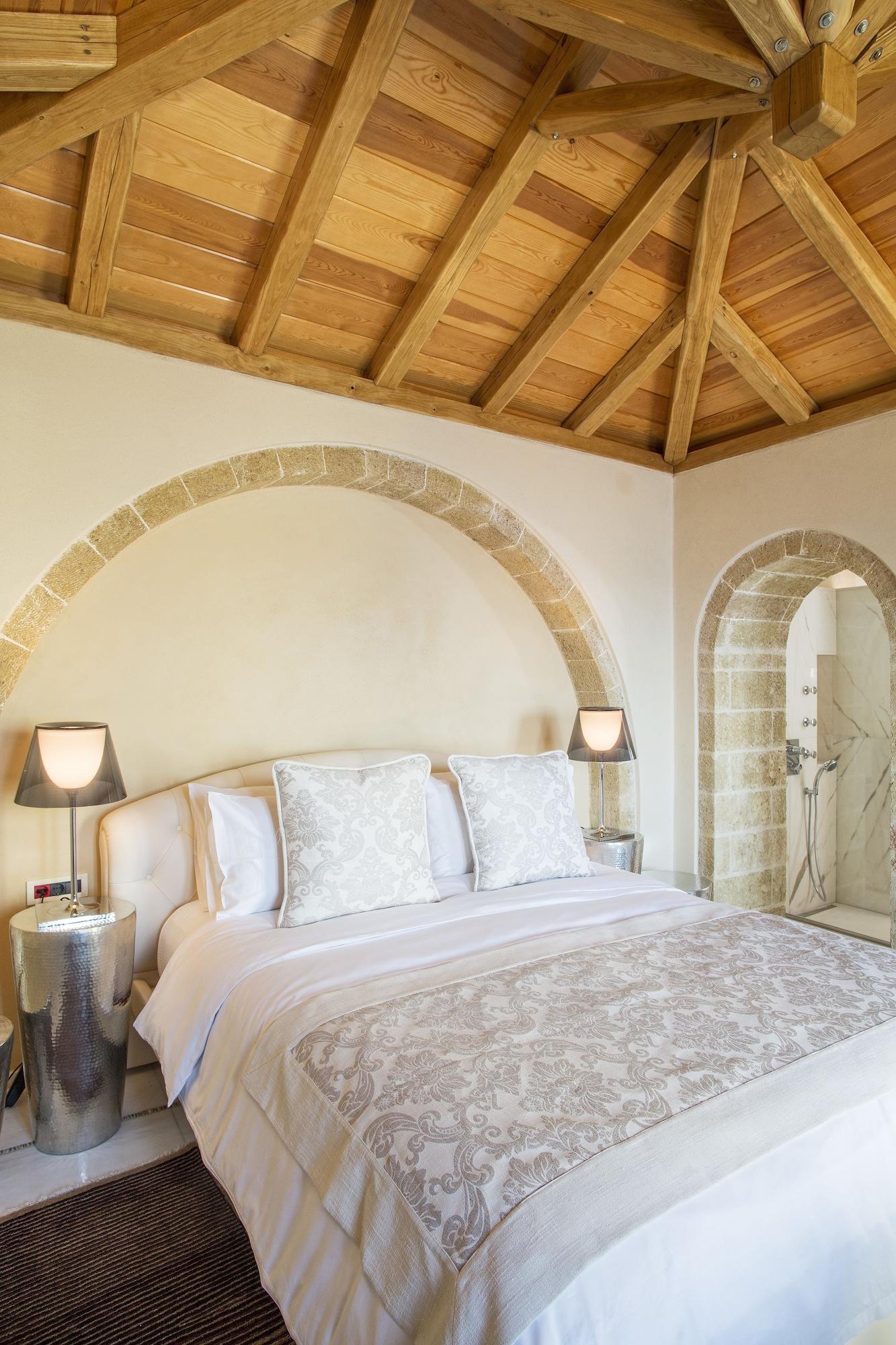 מונמבאסיה Moni Emvasis Luxury Suites מראה חיצוני תמונה