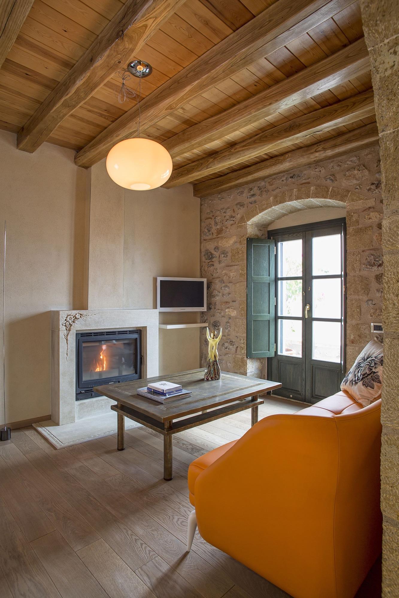 מונמבאסיה Moni Emvasis Luxury Suites מראה חיצוני תמונה
