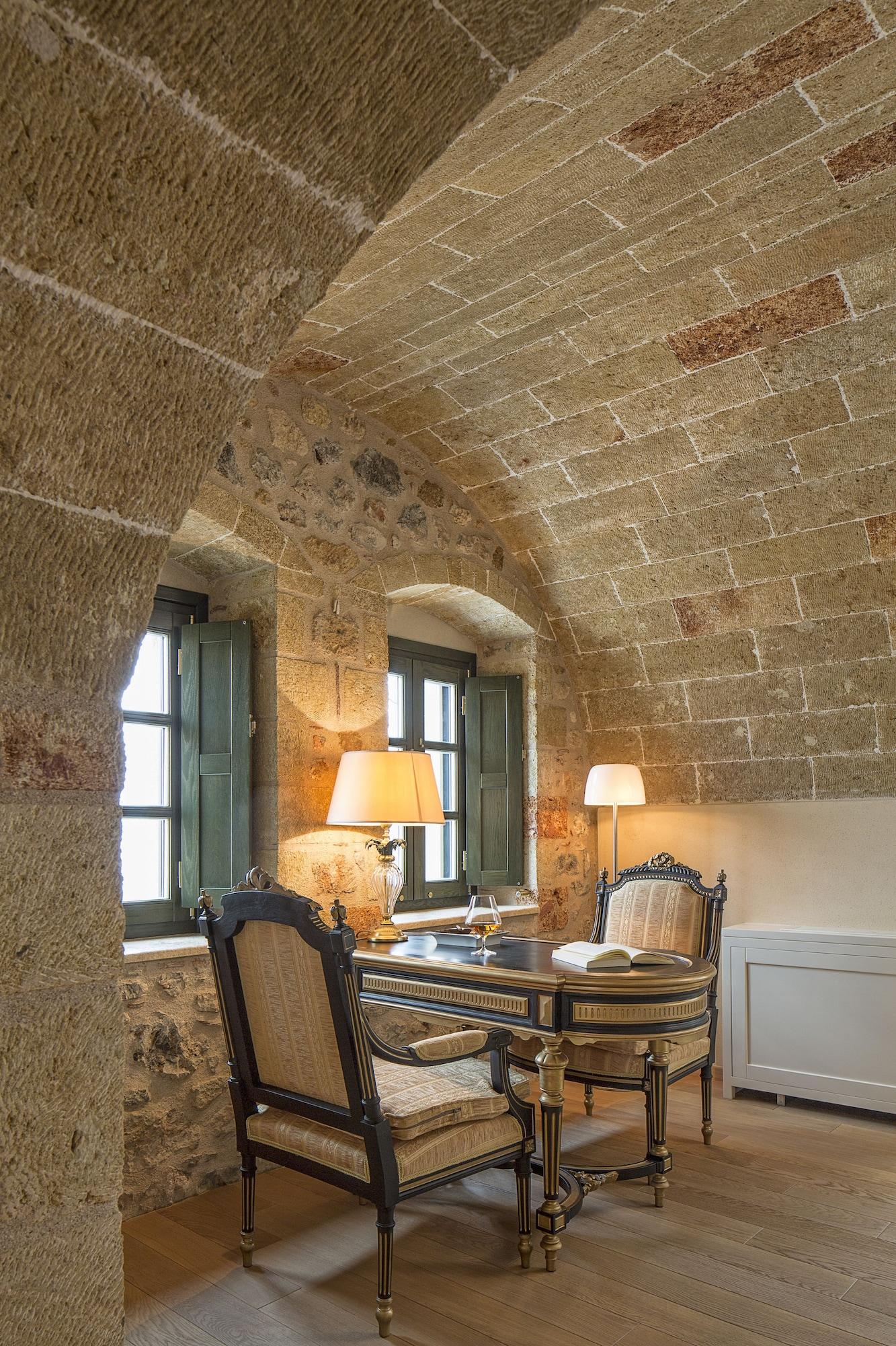 מונמבאסיה Moni Emvasis Luxury Suites מראה חיצוני תמונה
