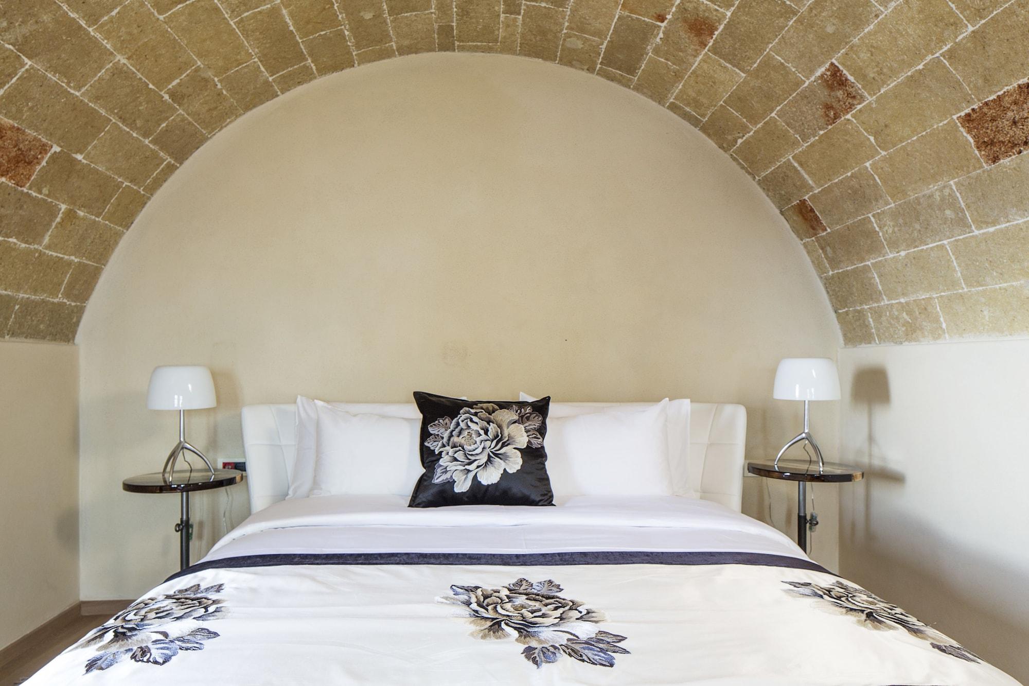 מונמבאסיה Moni Emvasis Luxury Suites מראה חיצוני תמונה