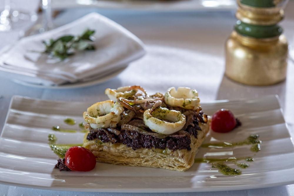 מונמבאסיה Moni Emvasis Luxury Suites מראה חיצוני תמונה